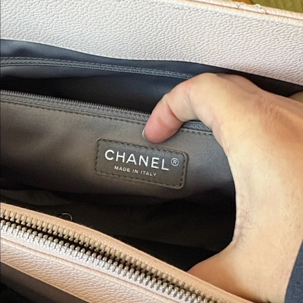 Chanel GST in light pink Caviar